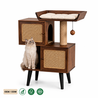 Meuble multifonctionnel pour chat : Table d'appoint, Condo dissimulé, Panneau en rotin aspect noyer, Griffoir, Plateau coussiné OEM ODM