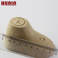 Embauchoirs en pulpe moulée personnalisables pour bottes, avec matériaux recyclés et emballage biodégradable