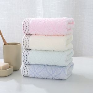 Serviette de bain 100% coton - Vente en gros pour hôtels, maisons et spas, 400 GSM, douce - Product Image 2