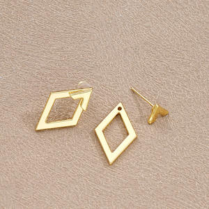 Boucles d'oreilles creuses géométriques simples en métal élégantes rétro Boucles d'oreilles bidirectionnelles - Product Image 3