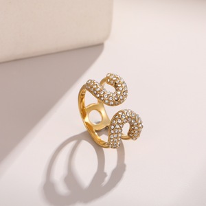 Anillo de media luna con forma de serpiente de acero inoxidable con incrustaciones de diamantes, superventas transfronterizo para mujer - anillo de dedo que no se desvanece, venta al por mayor - Product Image 5