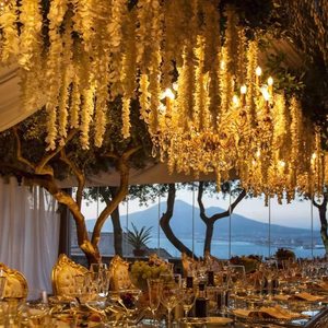 Lot de 12 magnifiques fleurs artificielles de glycine en soie à suspendre pour plafond, idéales pour les mariages - Vente Flash - Product Image 2