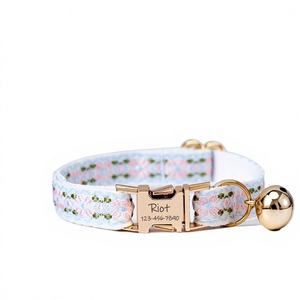 Conjunto de Collar y Correa Personalizados para Mascotas con Diseño Tribal, Hebilla Metálica Grabada y Placa de Identificación Dorada Gratis - Product Image 1