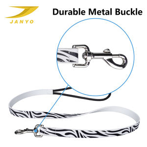 El nuevo juego de correa de pecho de perro de PU ajustable con patrón de cebra y cuerda de tracción viene con una bolsa para caca de perro - Product Image 3