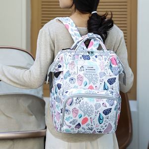 Sacs de rangement pour couches de bébé imprimés à la mode, sac à dos de voyage pour maman avec USB - Product Image 3