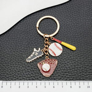 En gros Porte-clés casquette de baseball dessin animé, ensemble de baseball souvenir sportif DIY, pendentif pour sac à dos - Product Image 4
