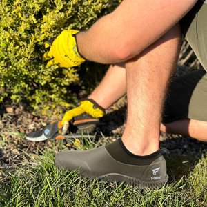 Chaussures <span class=keywords><strong>de</strong></span> jardin pour hommes à bout rond, imperméables, en néoprène avec semelles intérieures en mousse à mémoire <span class=keywords><strong>de</strong></span> forme pour le jardinage et l'agriculture - Product Image 2