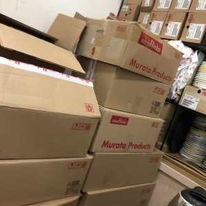 HXC มีสินค้าในสต็อก CL21A106KAYNNNE 10uF 0805 ±10% 25V X5R ตัวเก็บประจุเซรามิก MLCCs SMD ตัวเก็บประจุเซรามิกแบบหลายชั้นชนิดติดตั้งบนพื้นผิว - Product Image 4