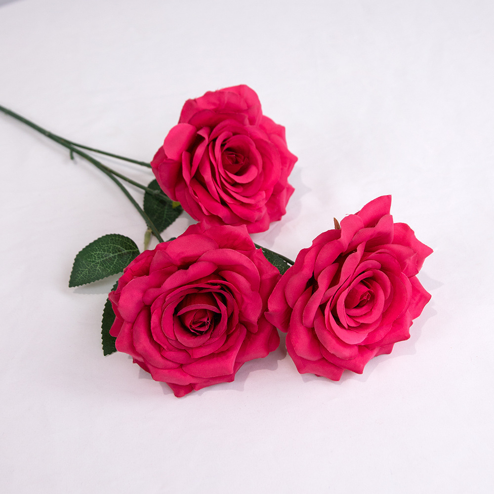 3-headed Diamond Roses [Rose Red] with Leaves