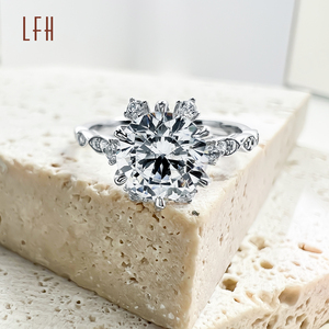 Bague solitaire personnalisée en moissanite 1 ct VVS, or 18 carats, diamant, fiançailles, mariage pour femmes - Product Image 2