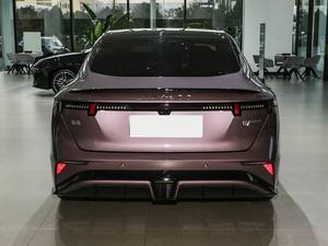 Lynk & Co 07 EM-P 2026 Sedán Mediano, Autonomía PHEV WLTC de 103 km, Potencia de 300 kW, Vehículo Familiar Premium de 4 Puertas y 5 Plazas - Product Image 3