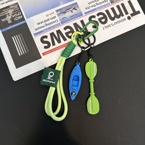 Porte-clés Mini Kayak et Pagaie en PVC Souple, Breloque de Sac Canoë, Pendentif Créatif pour Sac à Dos Sports Nautiques, Souvenir de Compétition de Kayak, Cadeau - Product Image 2