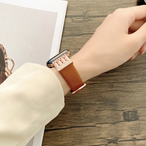 Cinturino in <span class=keywords><strong>pelle</strong></span> + perle di gioielli per la serie IWatch 9 8 7 6 5 4 bracciale per orologio <span class=keywords><strong>Apple</strong></span> <span class=keywords><strong>Watch</strong></span> 40mm 41mm 44mm 45mm 49mm cinturino in <span class=keywords><strong>pelle</strong></span> - Product Image 2