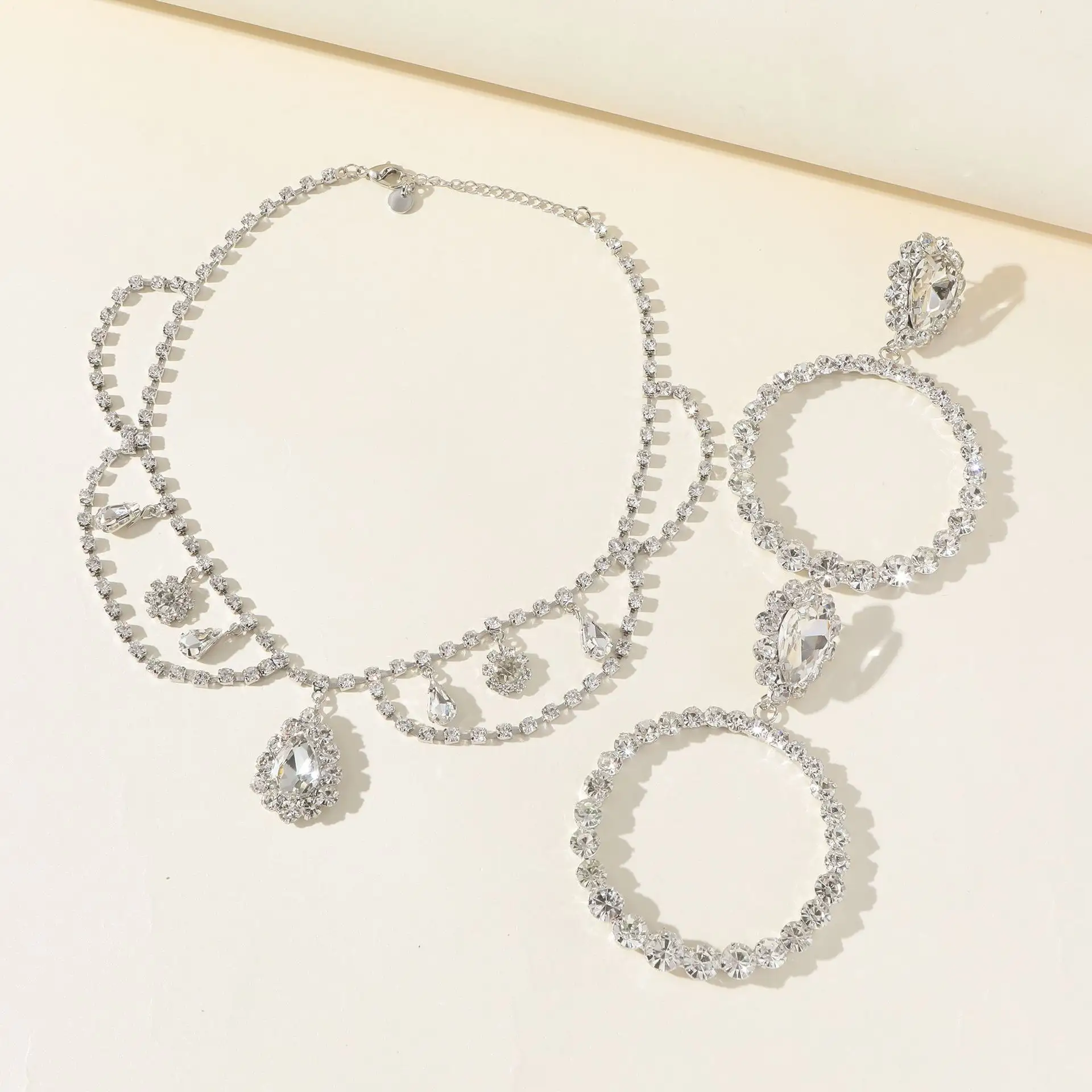 Manna 2 pièces mode fête français collier tour de cou grandes boucles d'oreilles luxe goutte pendentif strass collier ensemble de bijoux pour femme