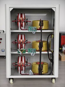 100 kVA, 3 phases, tension SVC, modèle TNS, sortie cuivre, 380 V, 50 Hz, 60 Hz, écran LCD - Product Image 4