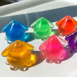 Jouet anti-stress souple en forme de calmar, pieuvre ou bonbon carré en maltose pour enfants et adultes - Utilisation à la maison ou au bureau - Product Image 2