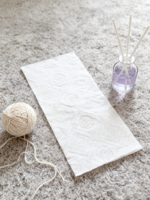 Vente en gros rouleau de papier toilette en pâte de bois vierge super souple à bas prix personnalisé rouleau de papier toilette en relief à la mode imprimé mouchoir pas cher
