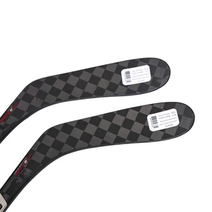 Palo de Hockey Elite 100% Carbono, Ligero como una Pluma, Suficientemente Fuerte para Romper Piedra - Product Image 6