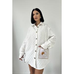 Camisa Blanca Minimalista Acolchada para Mujer, Estilo Informal con Botones de Popelina - Product Image 4