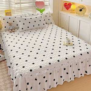 Juego de Ropa de Cama Acolchada con Diseño Floral Morado, 4 Piezas, Cubrecama con Volantes de Encaje y Fundas de Almohada, Tamaño King y Queen, Ropa de Cama de Algodón Suave - Product Image 2