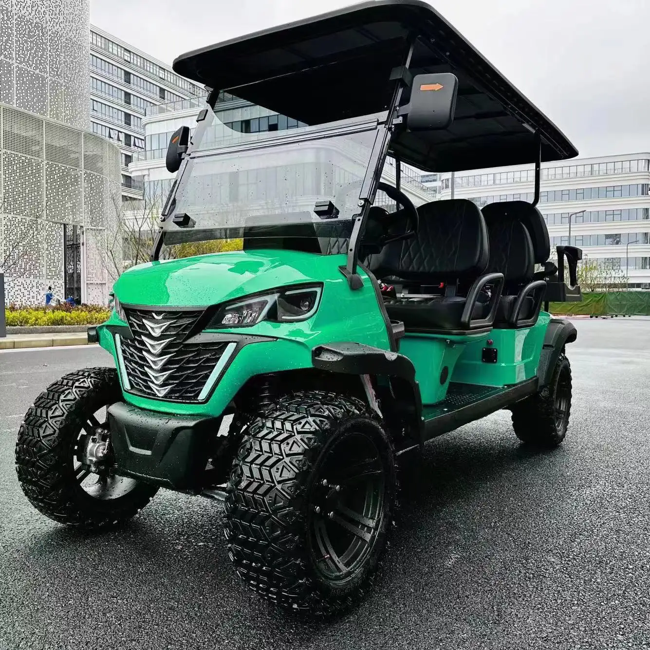 इलेक्ट्रिक चालित 4 सीटर गोल्फ कार्ट हंटिंग कार्ट बग्गी गोल्फ कारें