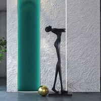 Lampadaire LED moderne d'intérieur pour hôtel, sculpture en résine surdimensionnée, ornement de gymnastique, lustre suspendu pour