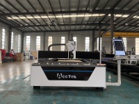 Machine de découpe laser à fibre 6000W CNC pour la découpe de métaux, y compris l'acier inoxydable, l'acier au carbone, le tôle, l'aluminium et le cuivre