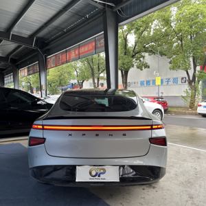 2022年小鹏P7 灰色外观 黑色内饰 |   480 - 670公里续航 L2 - ADAS系统 <span class=keywords><strong>4</strong></span> - 5门5座电动轿车 - Product Image 5