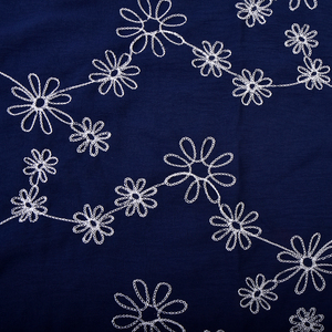 Tissu en polyester 100% doux et lisse, à motif floral, tissé et brodé, pour robe de femme, fabrication ODM/OEM CEY - Product Image 4