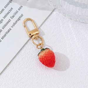 Nouveau Porte-clés en Alliage Cerise Rouge Fraise Fruit Frais Populaire 2026, Accessoire de Sac Étudiant, Pendentif de Téléphone Portable, Design Original - Product Image 4