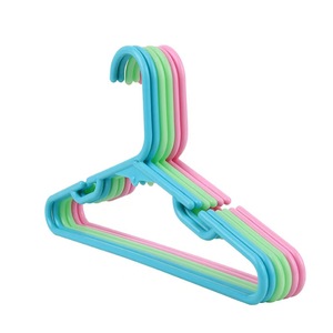 Venta caliente precio barato al por mayor colorido antideslizante ahorrar espacio traje camisa percha de plástico - Product Image 1