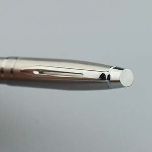 Stylo bille en métal de qualité supérieure avec logo personnalisé pour le bureau, les entreprises et les cadeaux publicitaires - Product Image 4