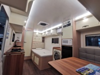 Vente en gros de caravanes de voyage sur route XIXUNLONG légères en aluminium, modernes, pour 4 personnes, de haute qualité, avec cuisine complète