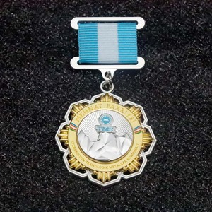 Nhà sản xuất bán sỉ tùy chỉnh ngực Huy hiệu conmemorativa Honor giải thưởng huy chương để tùy chỉnh với Ribbon Nhung hộp - Product Image 4