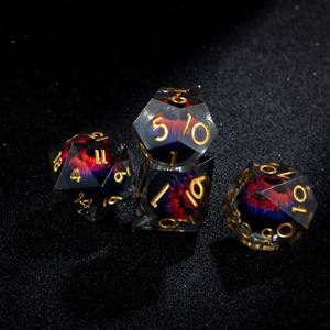 Ensemble de dés DND en vrac de 7 pièces avec logo personnalisé, dés en résine polyédrique <span class=keywords><strong>chat</strong></span> noir pour les jeux de rôle sur table D&D - Product Image 4