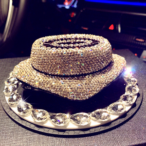 Diffuseur de parfum pour voiture en forme de M ou G, avec diamants incrustés, pour siège, aromathérapie, décoration intérieure, parfum léger, en plastique, sans électricité - Product Image 5