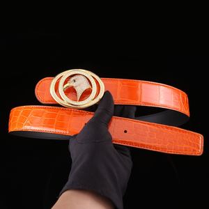 Cinturón Formal Personalizado de Lujo para Hombre con Hebilla de Acero Nile, Piel de Cocodrilo de Alto Brillo, Duradero, Ligero y Transpirable - Product Image 1