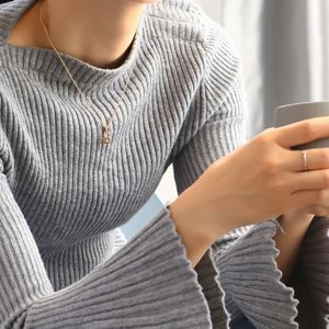 Collar Minimalista con Cierre para Mujer, Chapado en Oro de 18K, Cadena con Colgante, Joyería Elegante para Clavícula, Accesorio de Moda Único y Moderno - Product Image 2