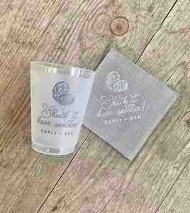 Vasos Personalizados para Fiestas, Vasos con Diseño Esmerilado, Vasos para la Tribu de la Novia, Recuerdos para Fiestas - Product Image 1