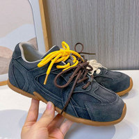 Chaussures décontractées rétro en daim personnalisées, fabricant certifié BSCI pour la vente en gros, baskets vintage personnalisées pour femmes et hommes avec semelle en caoutchouc