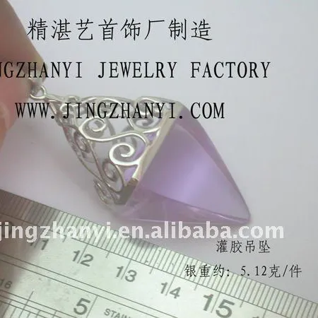 Personalizzazione di gioielli fatti a mano in resina numero internazionale di colore Pantone con gioielli in resina di colore diverso gioielli in resina di metallo