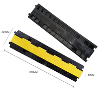 Rampe de sécurité routière pour incidents de circulation 900x490x80mm, 3 canaux, revêtement en caoutchouc PVC, trottoir, bordure de trottoir, rampe pour câbles, protection de câbles