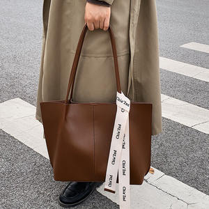 Meilleur sac à bandoulière en cuir design pour femmes tendance femme Simple grand sac à bandoulière sous les bras sacs à main et sacs à main R2249 - Product Image 2