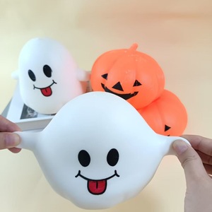 Jouet à presser à récupération lente (rempli de farine) en forme de fantôme/dCitrouille d'Halloween, idéal pour le jeu sensoriel - Product Image 4