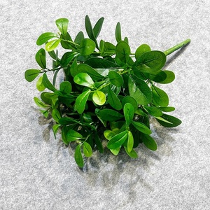 Décor de verdure de Noël intérieur et extérieur buissons et <span class=keywords><strong>faux</strong></span> arbustes de Schefflera en soie artificielle pour décoration de jardin et de bureau - Product Image 1
