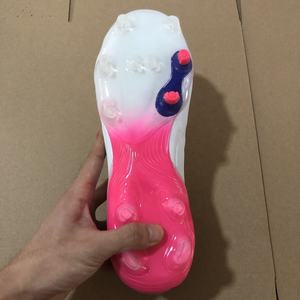 รองเท้าฟุตบอลผู้ชายคุณภาพสูงสุดจากโรงงานโดยตรง แบรนด์ดัง พื้นรองเท้าด้านบนทำจาก PU พื้นรองเท้าด้านล่างทำจากยาง เหมาะสำหรับฤดูใบไม้ผลิ ฤดูใบไม้ร่วง และฤดูหนาว - Product Image 4