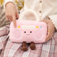 Ensemble de jouets en peluche rétro personnalisés OEM/ODM - Poupées en peluche mignonnes et personnalisées en forme de radio, téléviseur et multiprise pour la décoration et les cadeaux