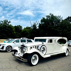 Limousines classiques / Magnifique voiture funéraire de luxe à vendre, véhicule funéraire classique - Product Image 1