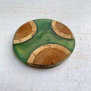 Sous-verres en bois de résine naturelle, parfaits pour les tasses à café, à thé ou à boissons, ajoutant du style et de la fonctionnalité au salon ou à la cuisine - Product Image 6