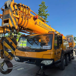 Grúa Móvil Hidráulica Usada Zoomlion ZTC550 de 55 Toneladas, Año 2015, Marca China, Componentes Principales: Motor, Caja de Cambios, Bomba, PLC - Product Image 1